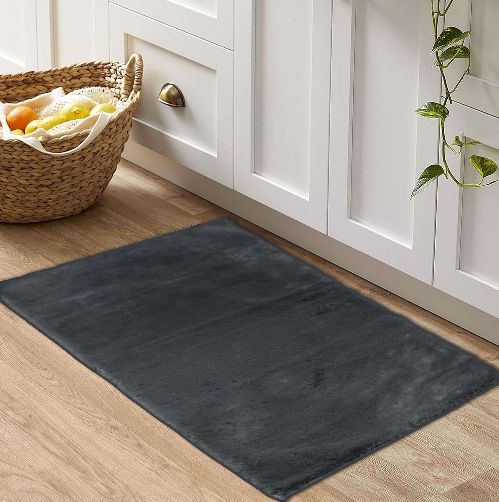 dark grey floor mat